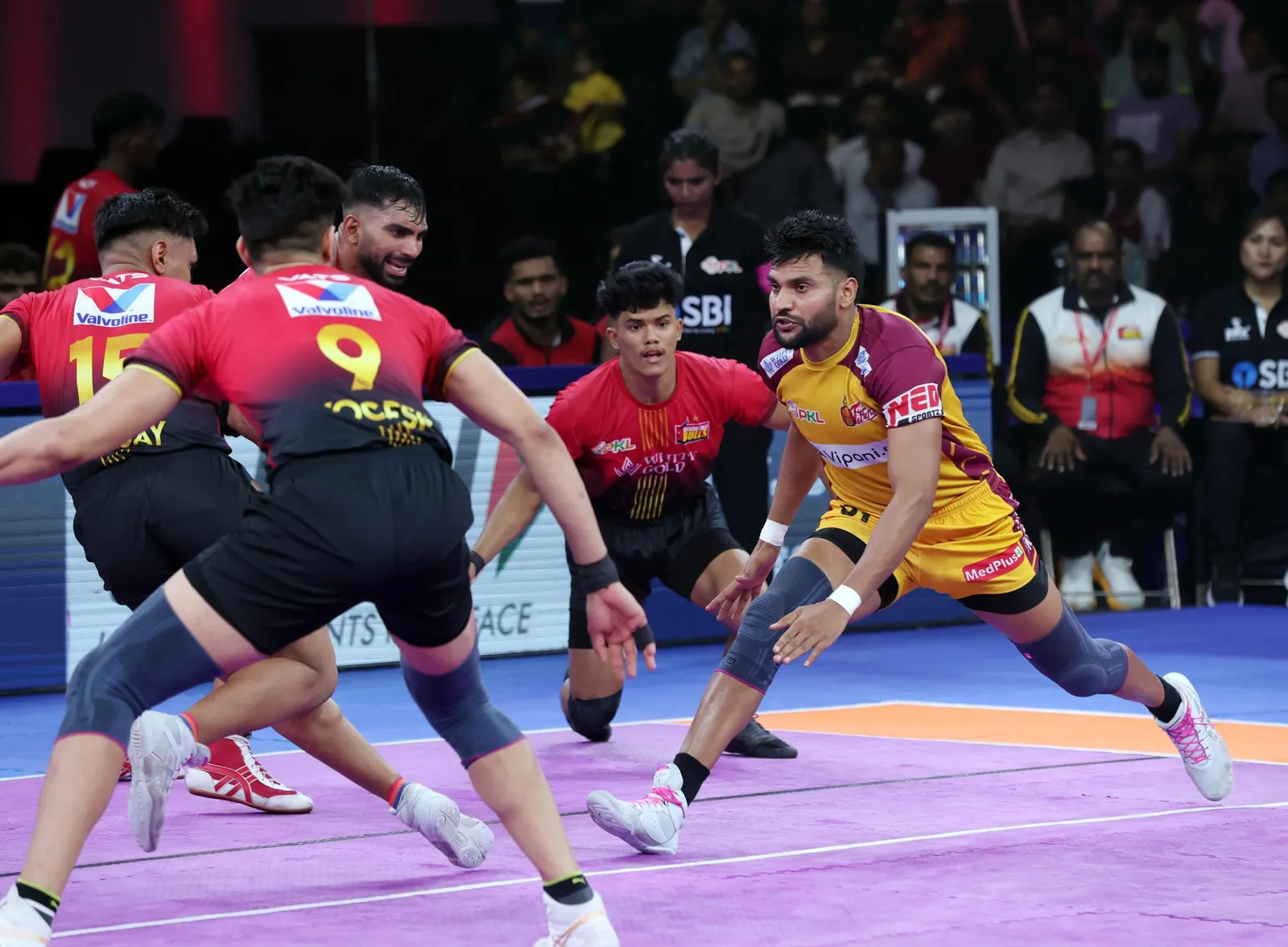Bengaluru Bulls make it four in a row as Ganesha’s final raid heroics stun Telugu Titans in Southern Derby thriller