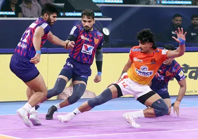 Pro Kabaddi League Season 12: The Grand Final Battle Between Puneri Paltan and Dabang Delhi for PKL 12 Title