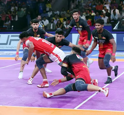 Skipper Yogesh’s defensive acumen seals win as Bengaluru Bulls Survive Gujarat Giants’ late surge