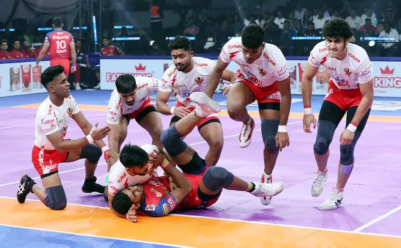 Mohammadreza Shadloui and Ankit Dahiya Shines as Gujarat Giants Beat UP Yoddhas in PKL Season 12