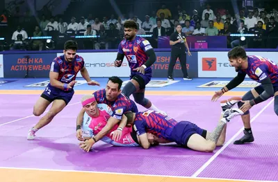 PKL 12: Dabang Delhi Beats Jaipur Pink Panthers by 3 Points in Close Match