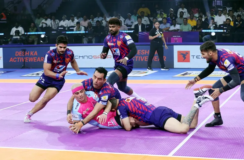 PKL 12: Dabang Delhi Beats Jaipur Pink Panthers by 3 Points in Close Match