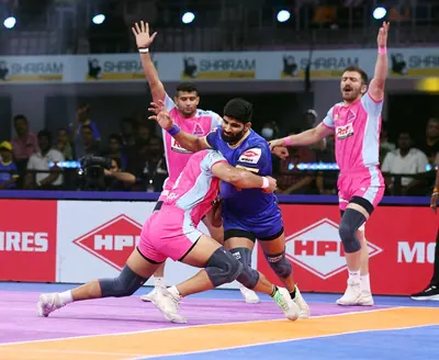 PKL 12: Jaipur Pink Panthers Edge Out Haryana Steelers in Thrilling 1-Point Win