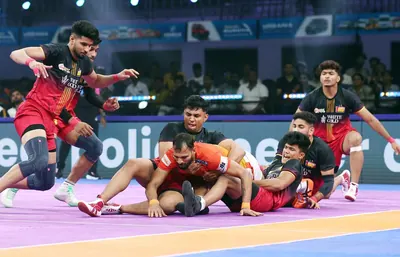 PKL-12: Puneri Paltan defeated Bengaluru Bulls in a tie-breaker for the second time, climbed to No. 1 in the Points Table